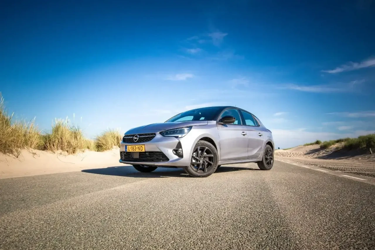 Opel Corsa GS Line op de Maasvlakte
